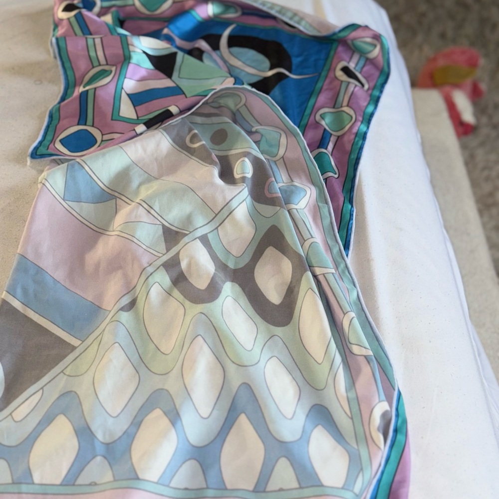 Colorful Patterned Bikini Set - Picture 8 of 10